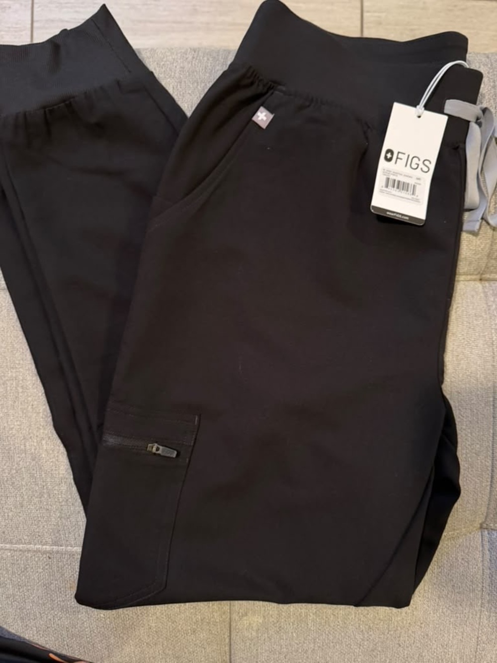 Figs Women’s Black Track Joggers with Zipper Pocket